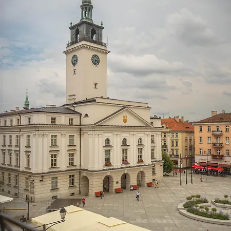 Apartamenty Na Starowce - 3 Pietro Z Widokiem Na Ratusz, Rynek Glowny I Centrum Kalisz Esterno foto
