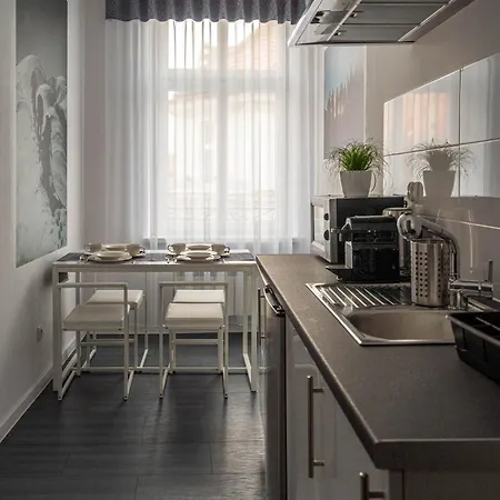 Apartamenty Na Starowce - 3 Pietro Z Widokiem Na Ratusz, Rynek Glowny I Centrum Kalisz Esterno foto