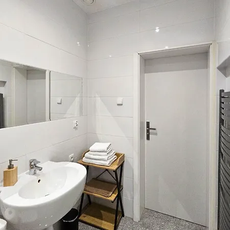 Apartamenty Na Starowce - 3 Pietro Z Widokiem Na Ratusz, Rynek Glowny I Centrum Kalisz Esterno foto