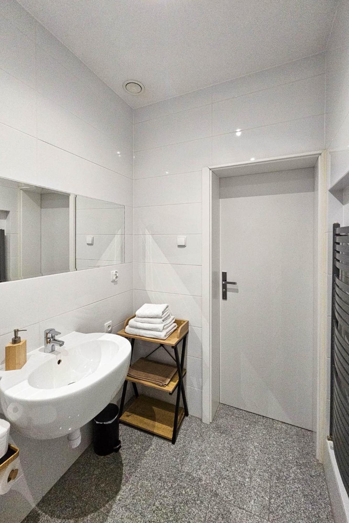 Apartment Na Starowce - 3 Pietro Z Widokiem Na Ratusz, Rynek Glowny I Centrum Kalisz (Greater Poland)